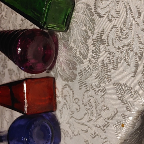 2/$20 4 Miniature Vases - Picture 7 of 7